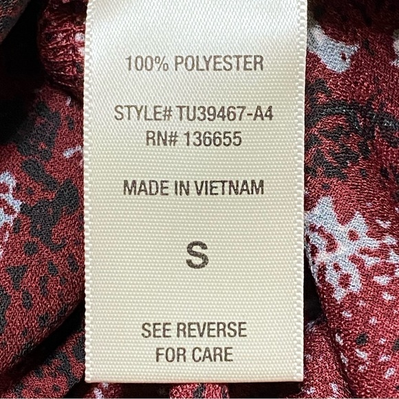 West Kei Snake Print Burgundy Tie Front Blouse NWOT Small - Picture 9 of 11